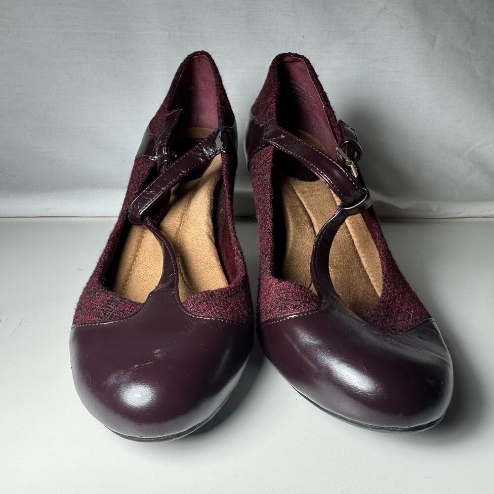 Giani Bernini Vineza Size 6 Memory Foam Burgundy Sweater Tweed Heels T-Strap 60s